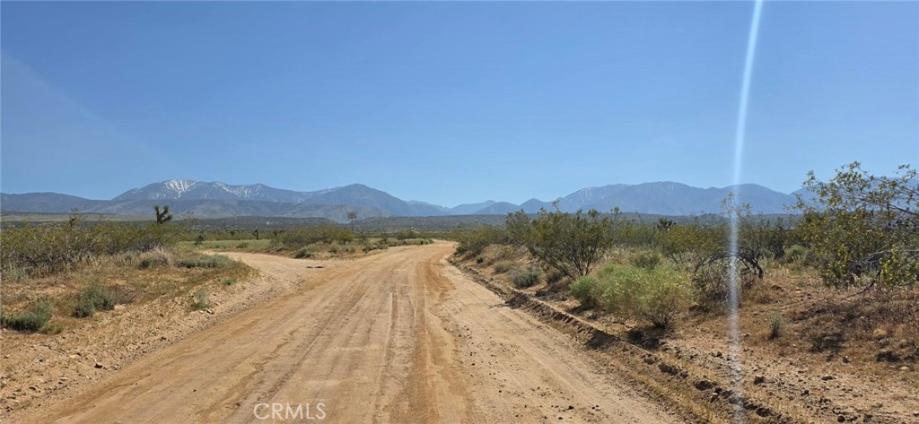 0 175th Street Llano, CA 93544 - Photo 15 of 17 a view of a lake and a mountain view