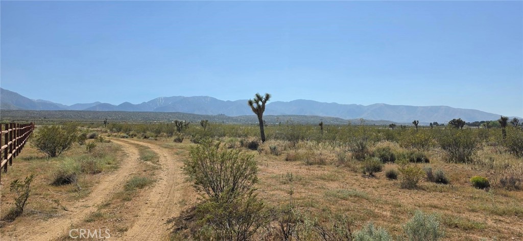 0 175th Street Llano, CA 93544 - Photo 8 of 17 a view of a town with mountains in the background
