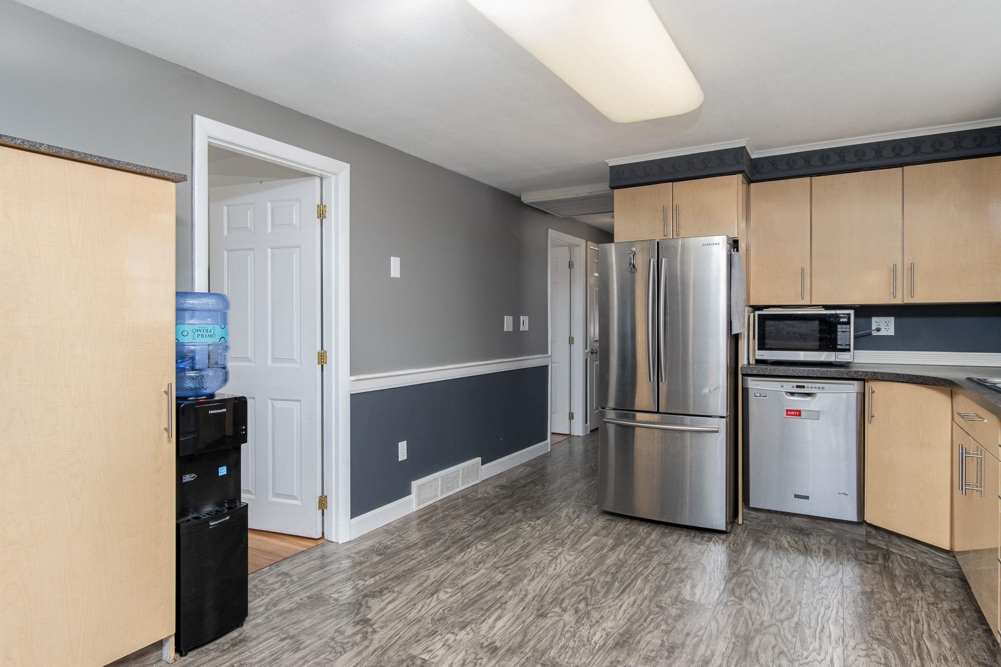 2 Denise Street Nashua, NH 03063 - Photo 13 of 54