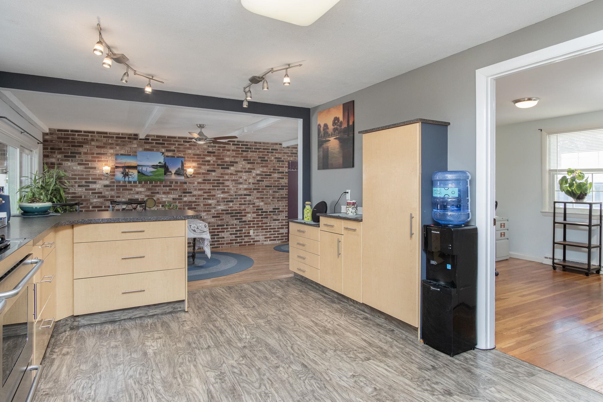 2 Denise Street Nashua, NH 03063 - Photo 15 of 54