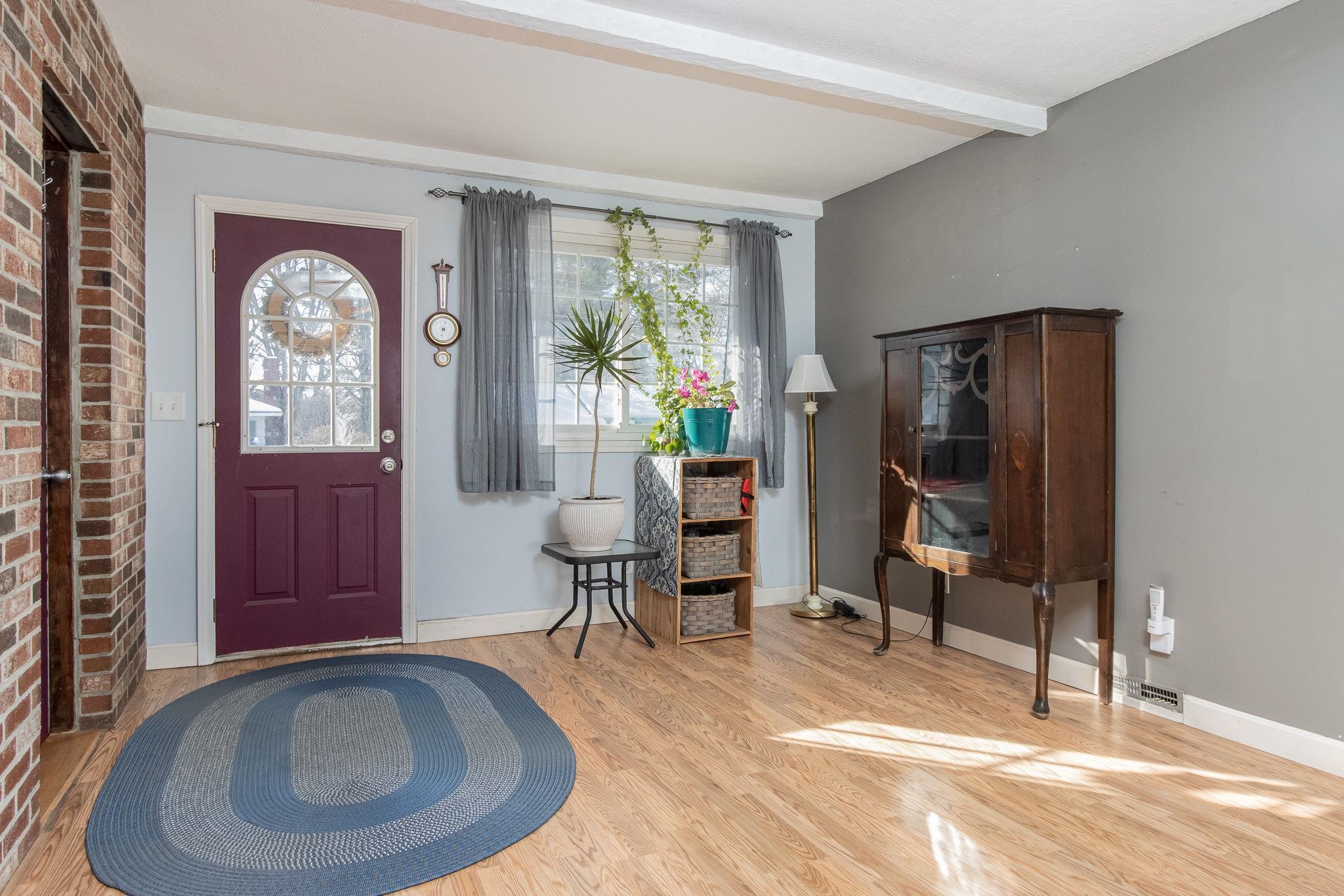 2 Denise Street Nashua, NH 03063 - Photo 6 of 54