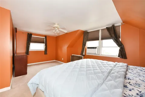 $699,999 | 916 Center Drive, Franklin Square, NY 11010
