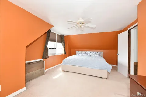 $699,999 | 916 Center Drive, Franklin Square, NY 11010
