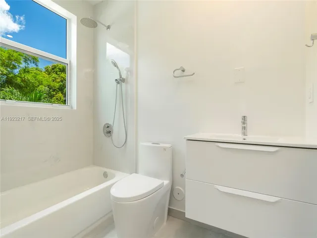 $1,850,000 | 1720 Southwest 20th Street, Fort Lauderdale, FL 33315