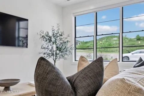 $725,000 | 9835 Clingmans Dome Drive, Knoxville, TN 37922