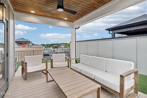 $725,000 | 9835 Clingmans Dome Drive, Knoxville, TN 37922