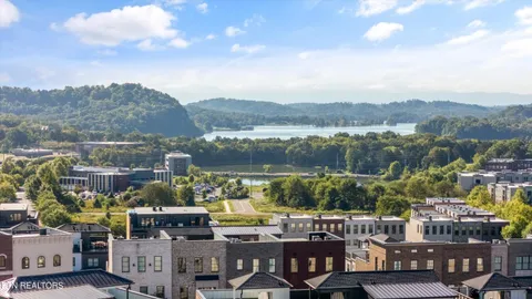 $725,000 | 9835 Clingmans Dome Drive, Knoxville, TN 37922