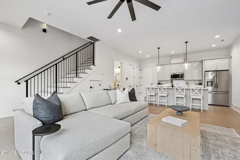 $725,000 | 9835 Clingmans Dome Drive, Knoxville, TN 37922