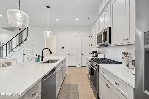 $725,000 | 9835 Clingmans Dome Drive, Knoxville, TN 37922