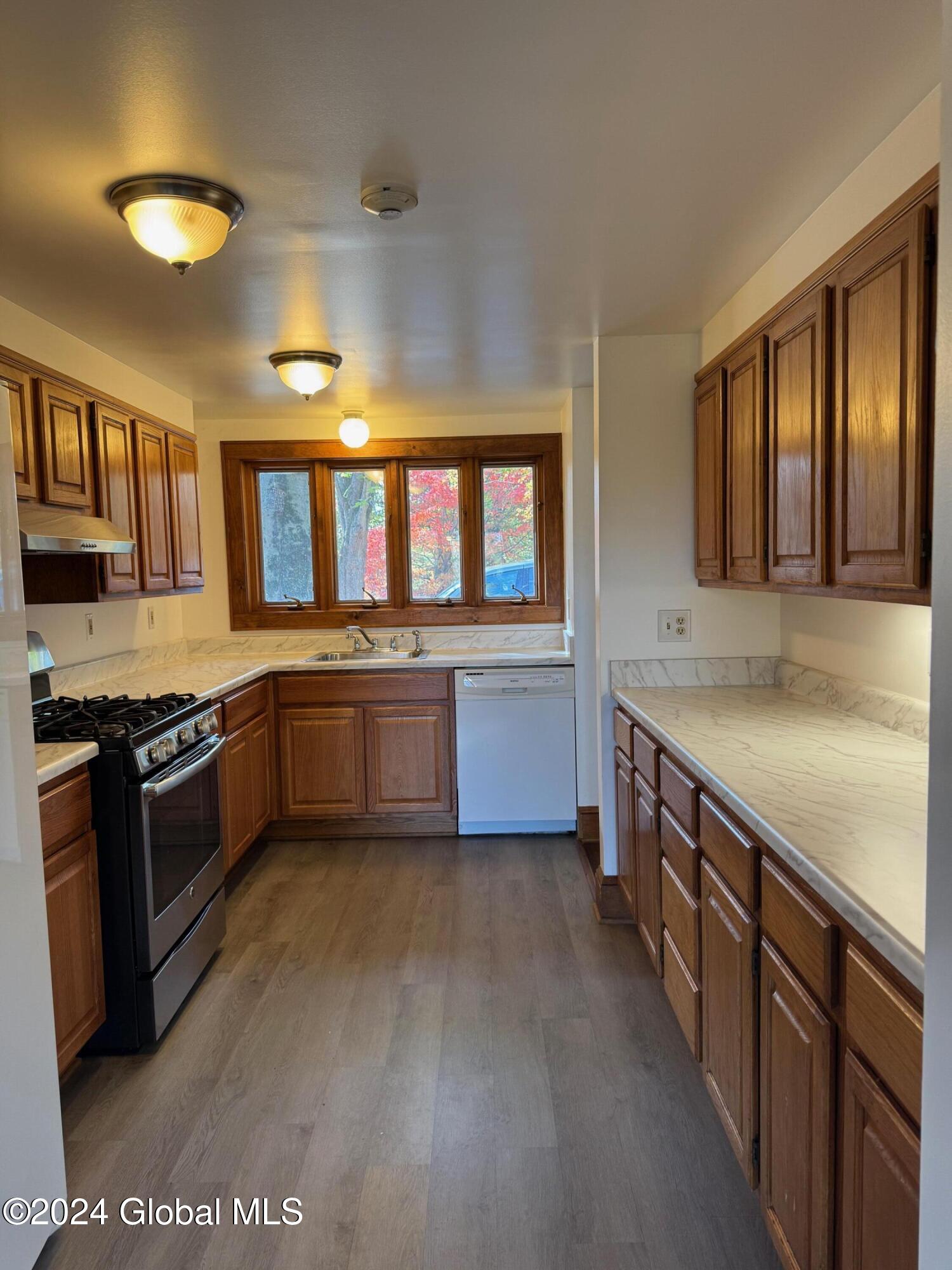 20 Westover Road Troy, NY 12180 - Photo 7 of 20 Kitchen 3