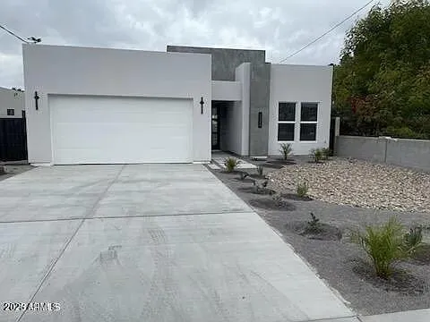 $3,600 | 2826 North 28th Place, Phoenix, AZ 85008