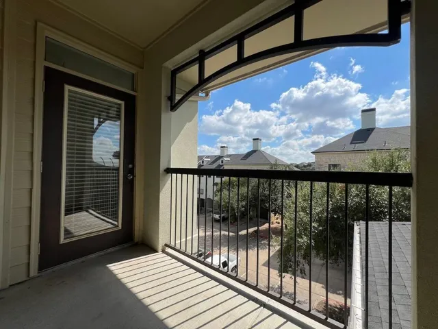 $1,750 | 7701 Rialto Boulevard, Unit 1232, Austin, TX 78735