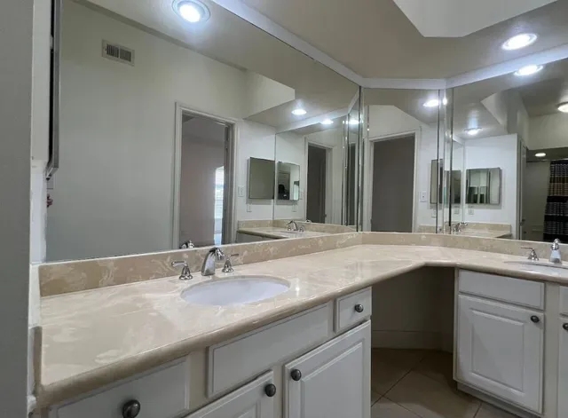 $1,750 | 7701 Rialto Boulevard, Unit 1232, Austin, TX 78735