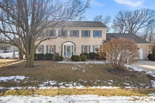 $409,000 | 313 East White Oak Court, East Peoria, IL 61611