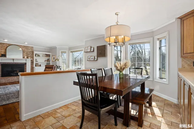 $409,000 | 313 East White Oak Court, East Peoria, IL 61611