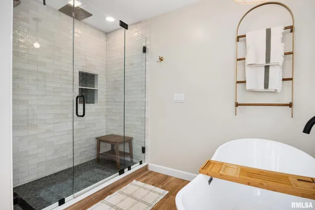 $409,000 | 313 East White Oak Court, East Peoria, IL 61611