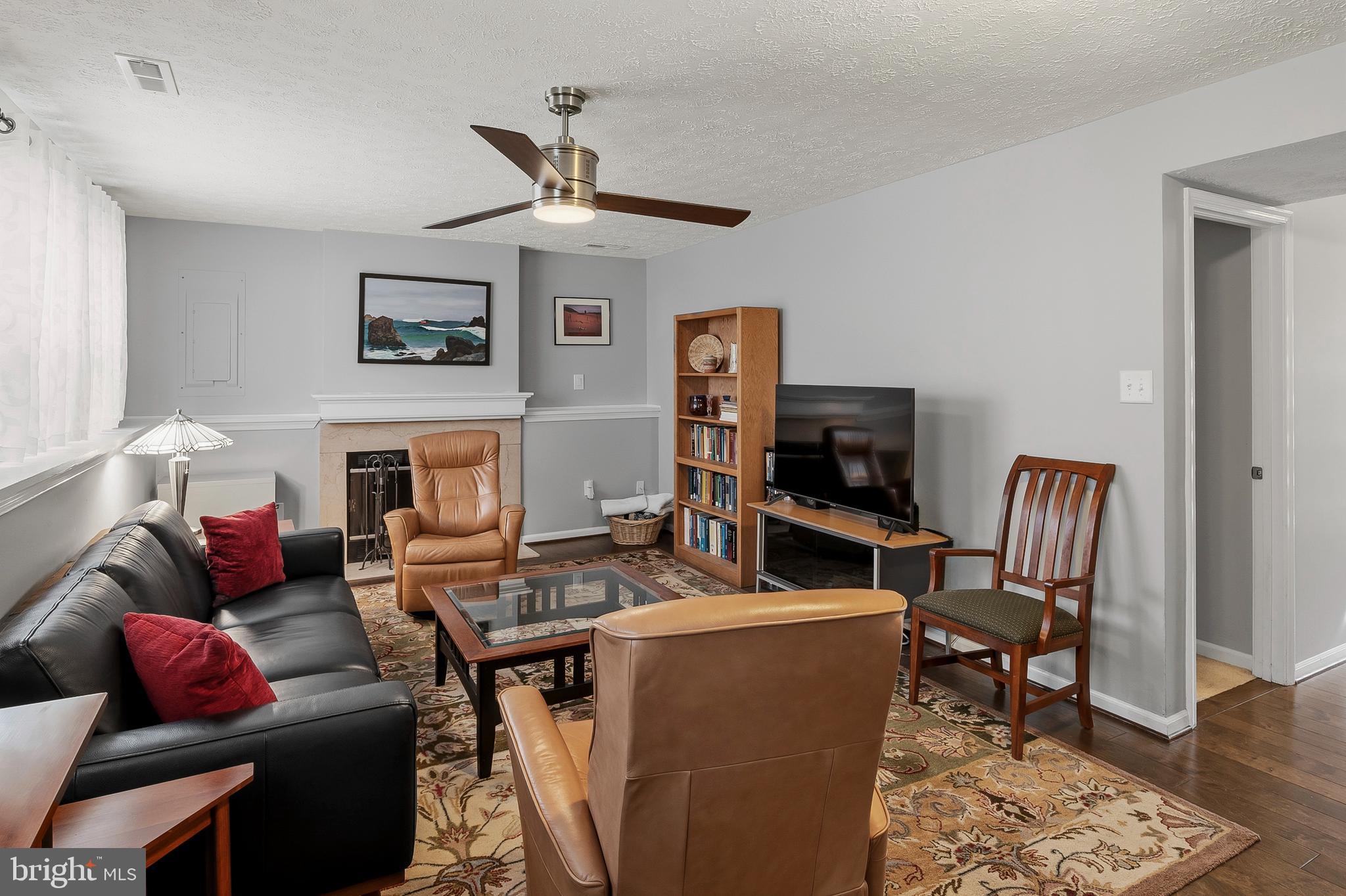 864 Snow Valley Lane Odenton, MD 21113 - Photo 23 of 42 Family Room (alt view)