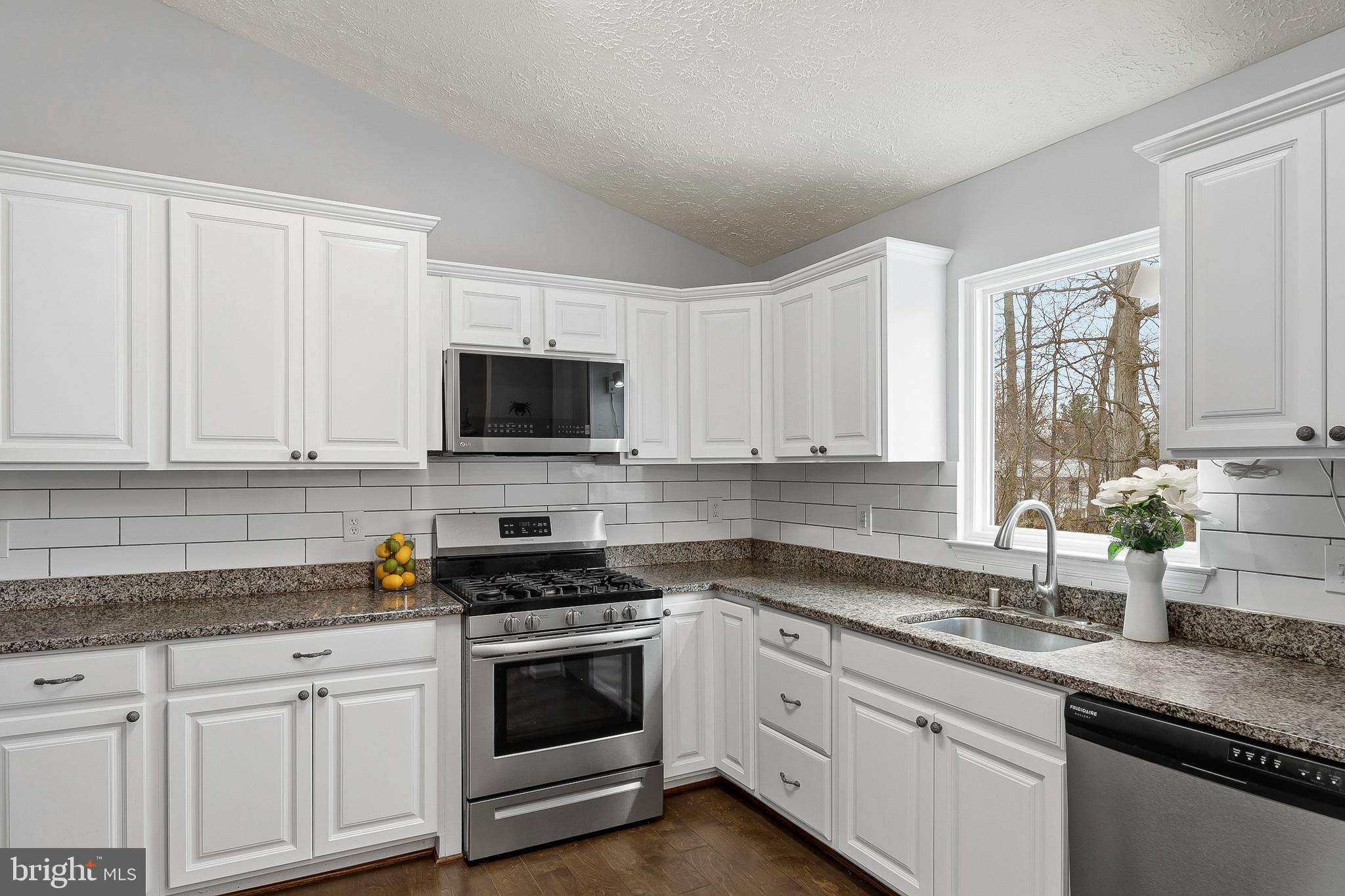 864 Snow Valley Lane Odenton, MD 21113 - Photo 8 of 42 Kitchen