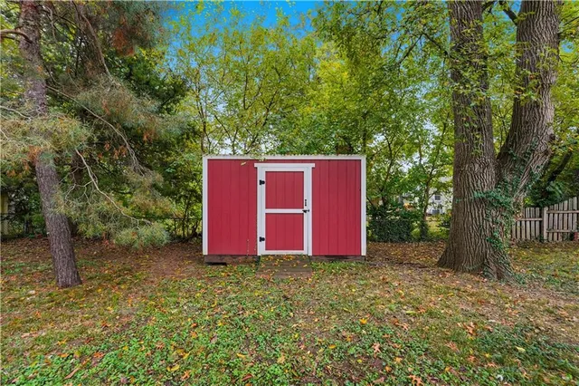 $275,000 | 7308 West 75th Street, Overland Park, KS 66204