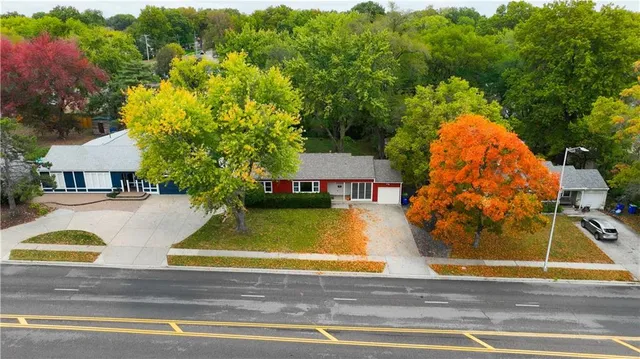 $275,000 | 7308 West 75th Street, Overland Park, KS 66204