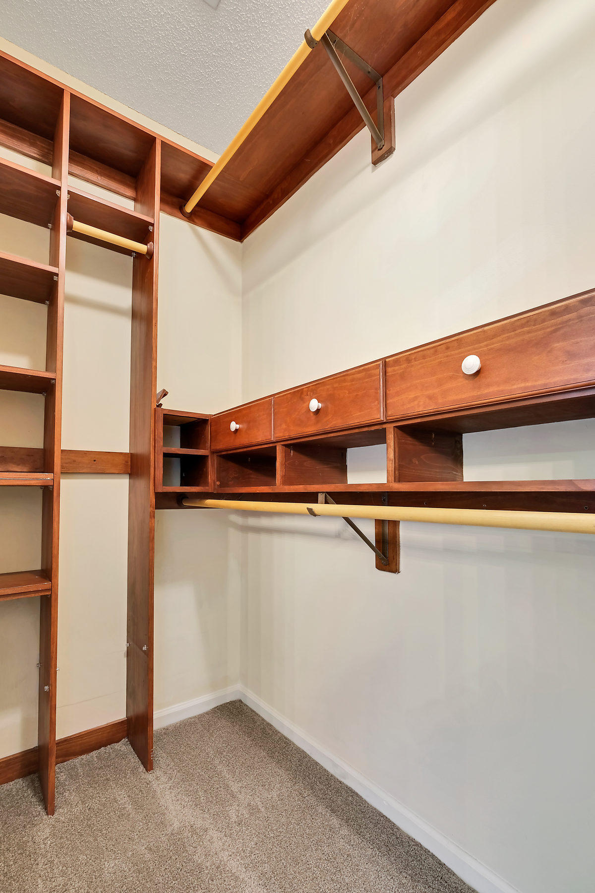 365 Bertram Road Summerville, SC 29485 - Photo 12 of 17 Master closet