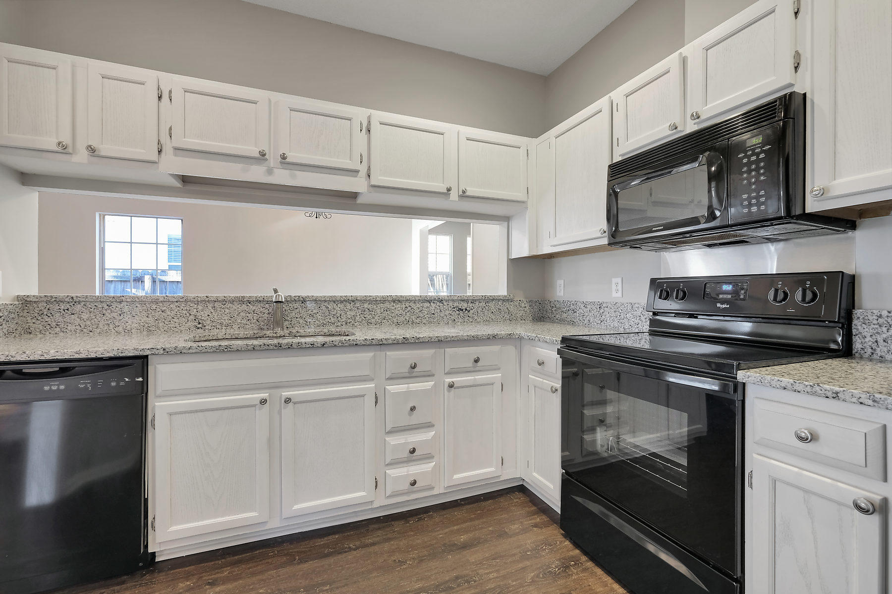 365 Bertram Road Summerville, SC 29485 - Photo 5 of 17 Kitchen