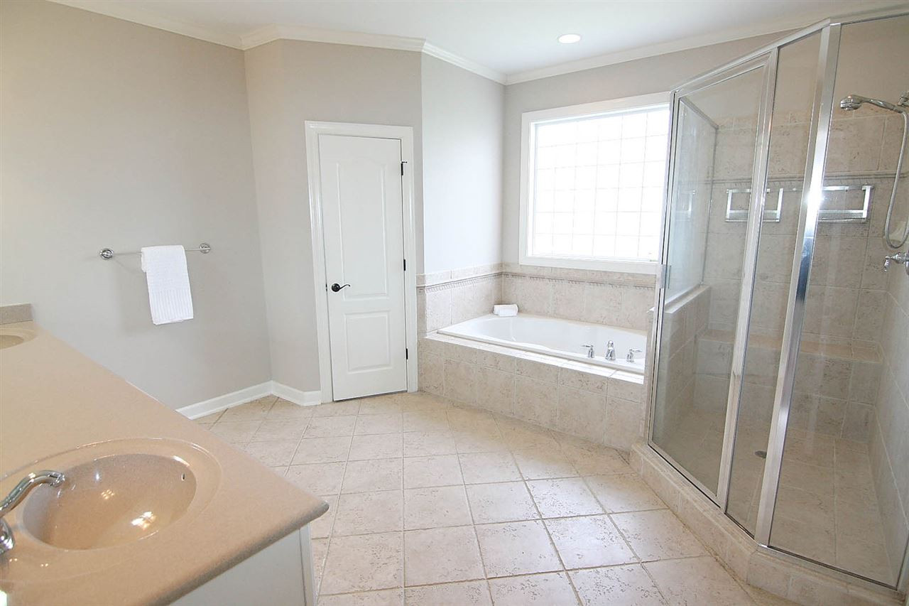 2909 SnapsWell Street Raleigh, NC 27614 - Photo 17 of 25 Master Bath/Spa