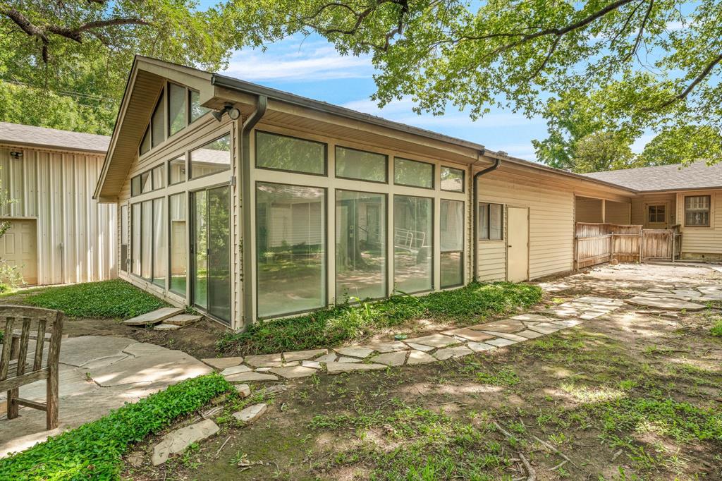 1222 Kentucky Street Graham, TX 76450 - Photo 28 of 37 a view of a backyard