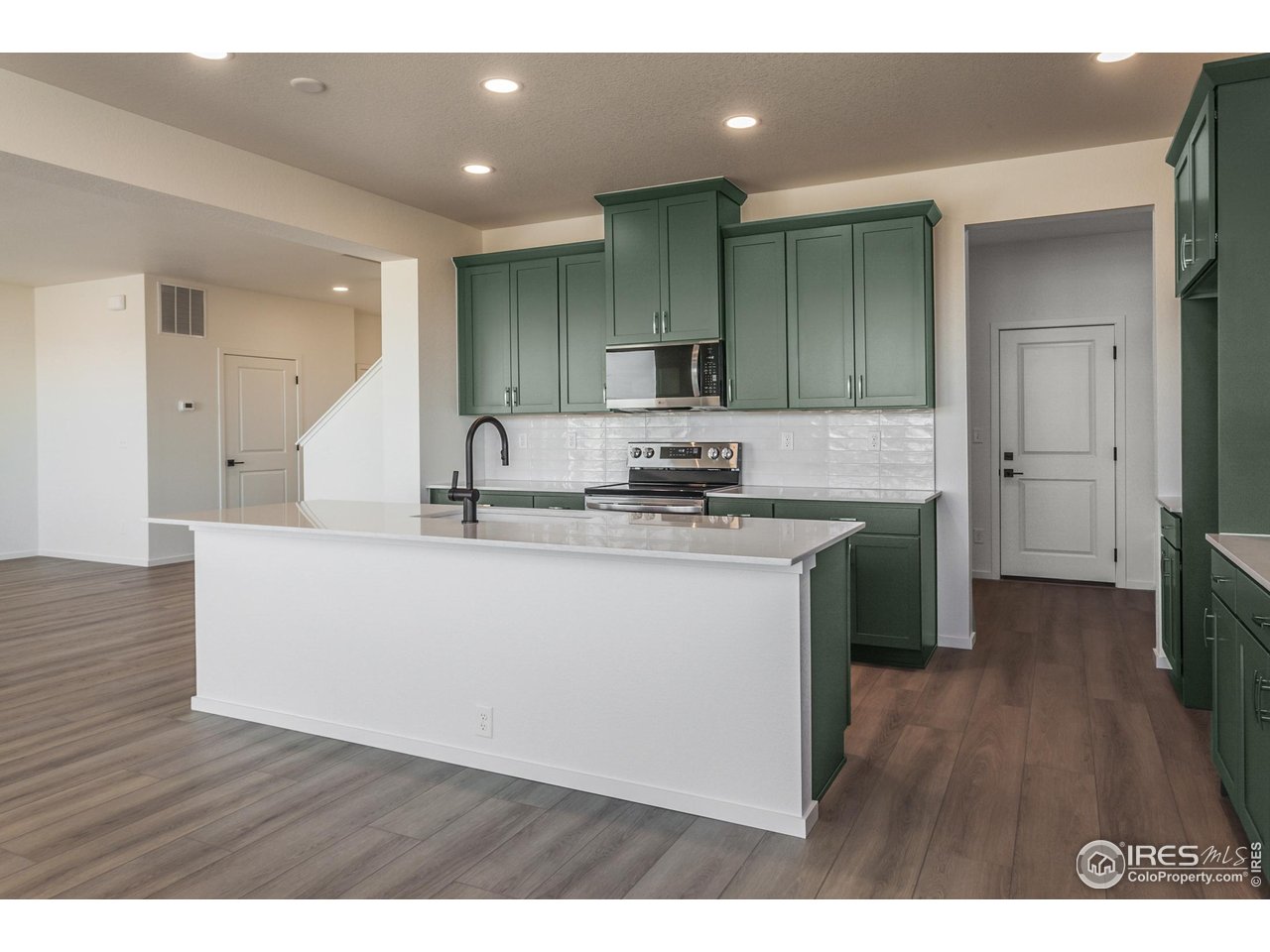 6108 Gault Road Timnath, CO 80547 - Photo 8 of 50 KITCHEN