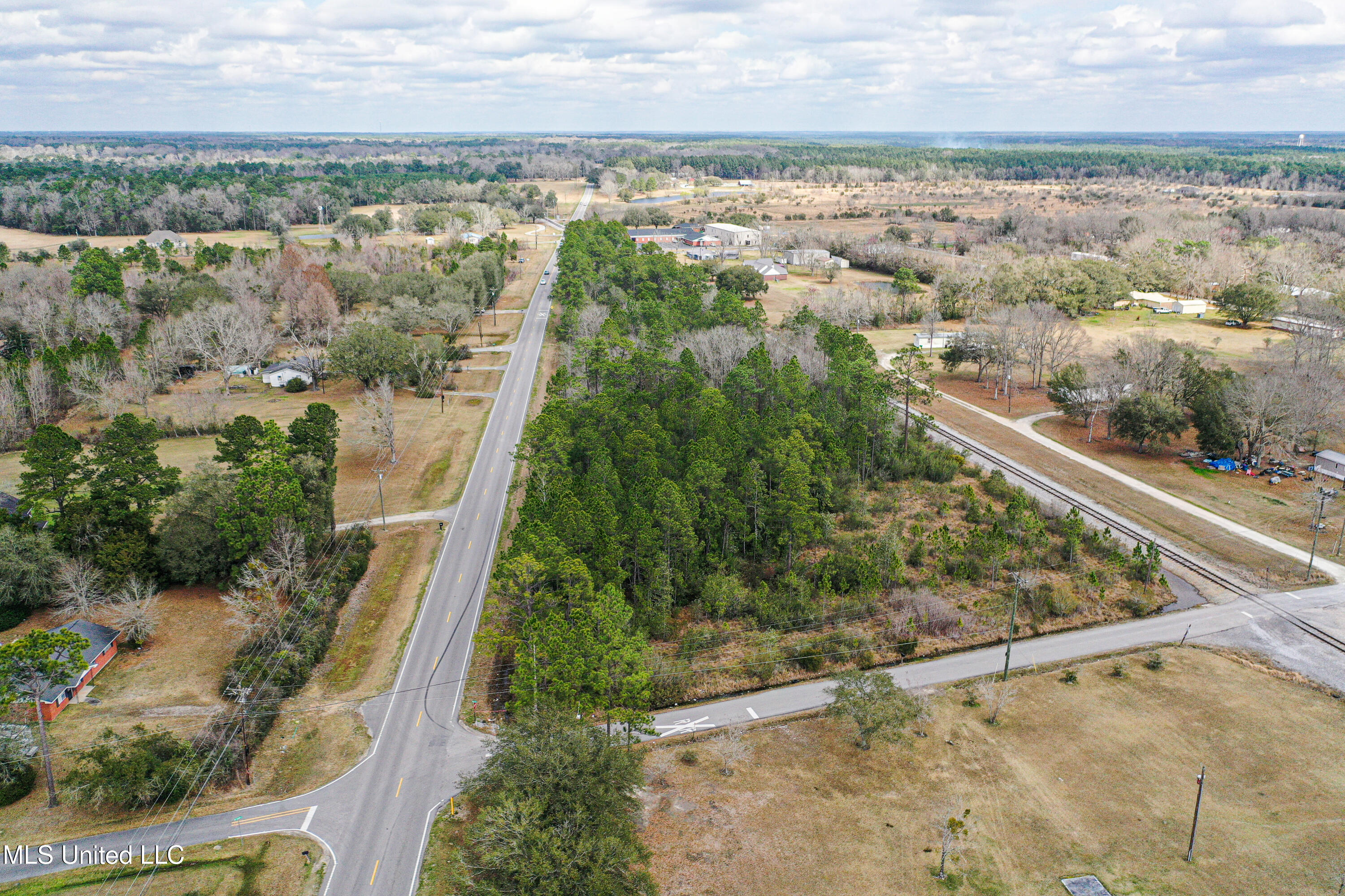 613 Highway Moss Point Moss Point, MS 39562 - Photo 3 of 14 DJI_0534