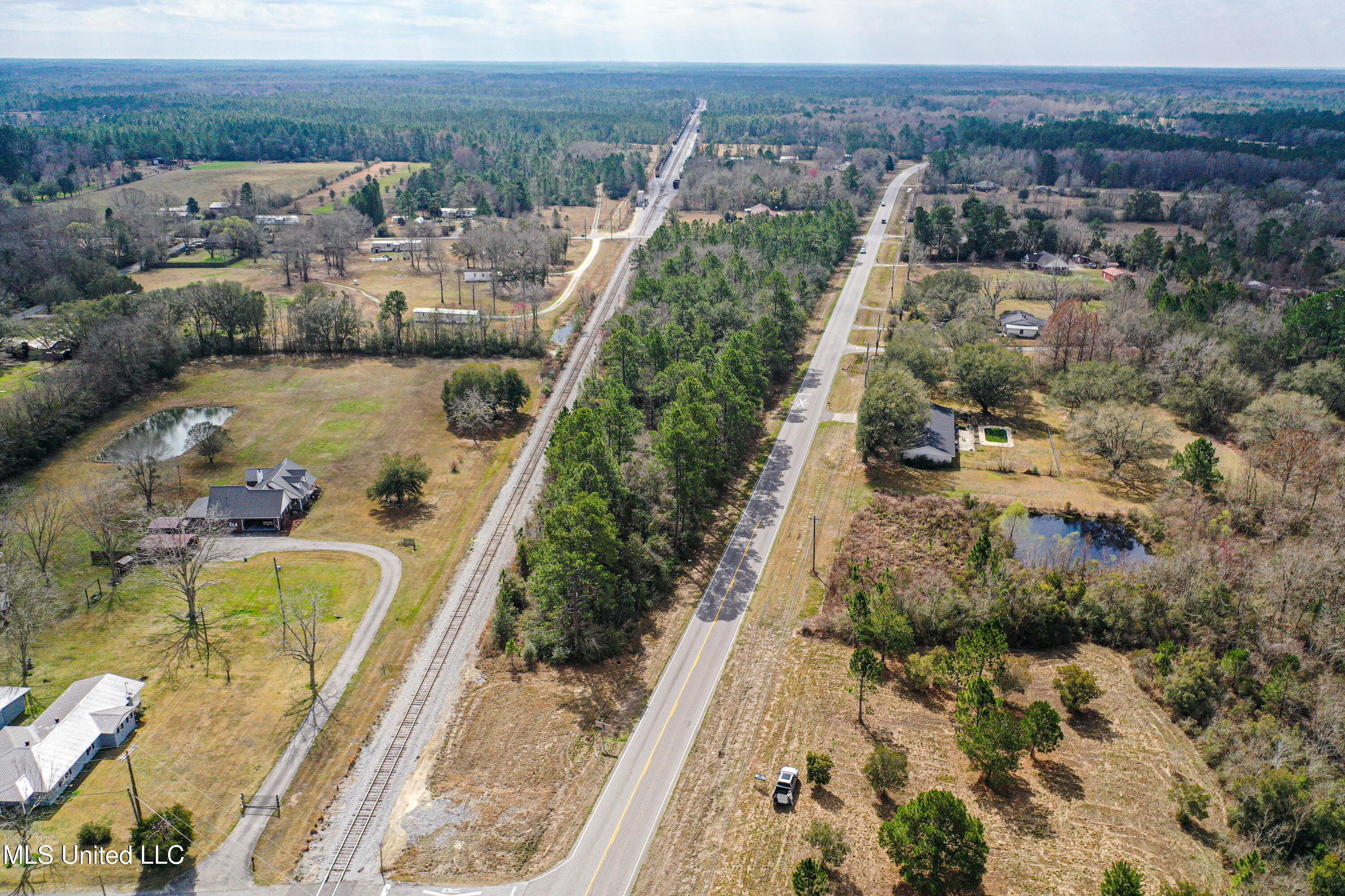 613 Highway Moss Point Moss Point, MS 39562 - Photo 7 of 14 DJI_0533