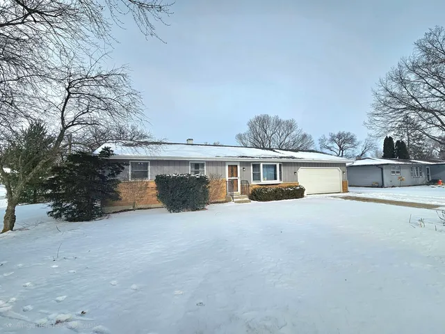 $339,900 | 1114 Jasper Drive, McHenry, IL 60051