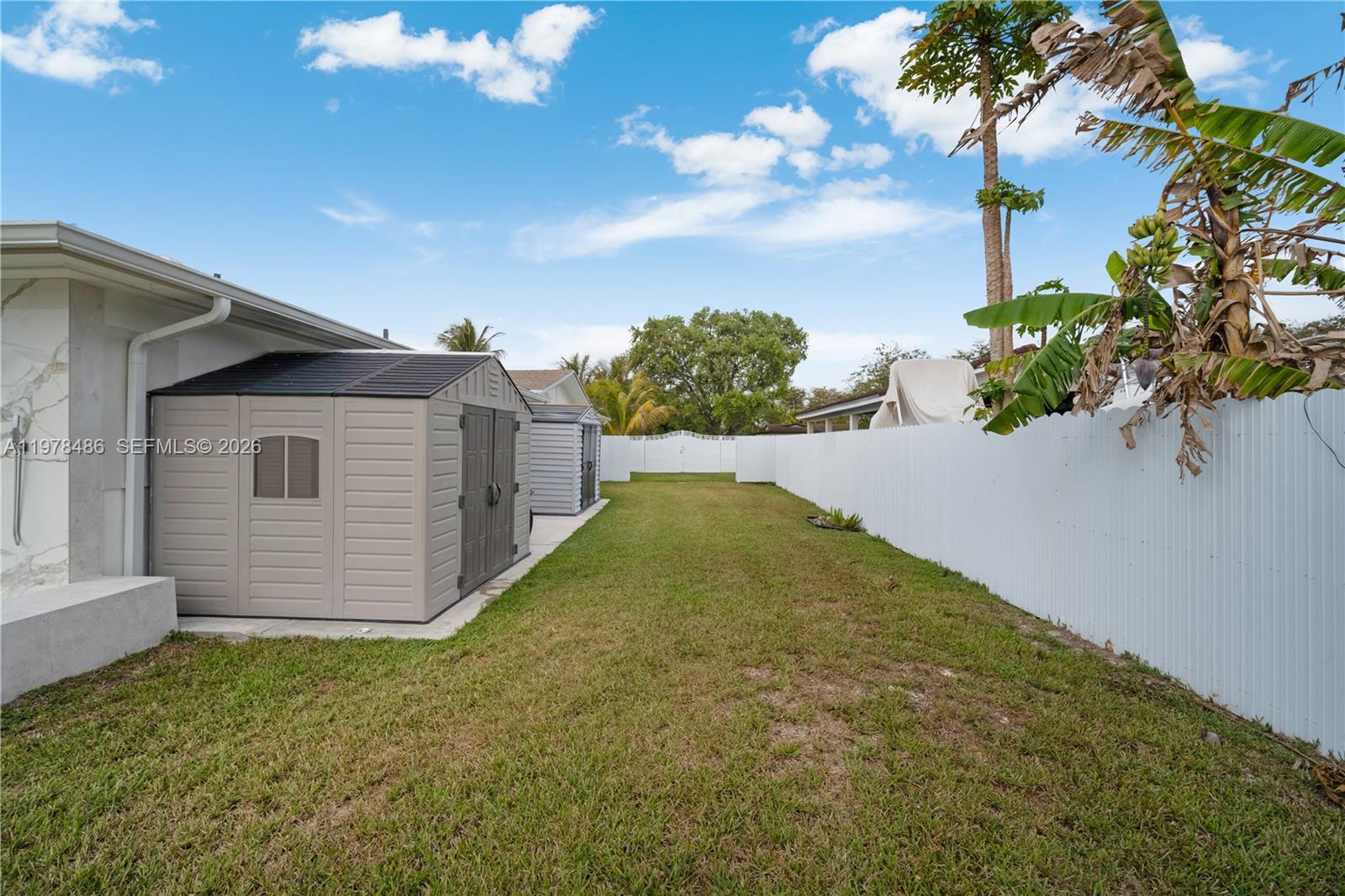11012 Southwest 117th Street Miami, FL 33176 - Photo 15 of 98