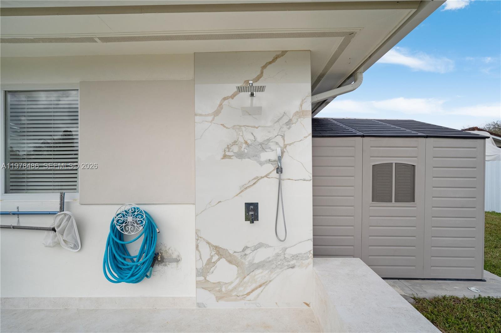 11012 Southwest 117th Street Miami, FL 33176 - Photo 16 of 98