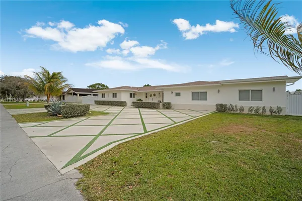 $1,699,000 | 11012 Southwest 117th Street, Miami, FL 33176
