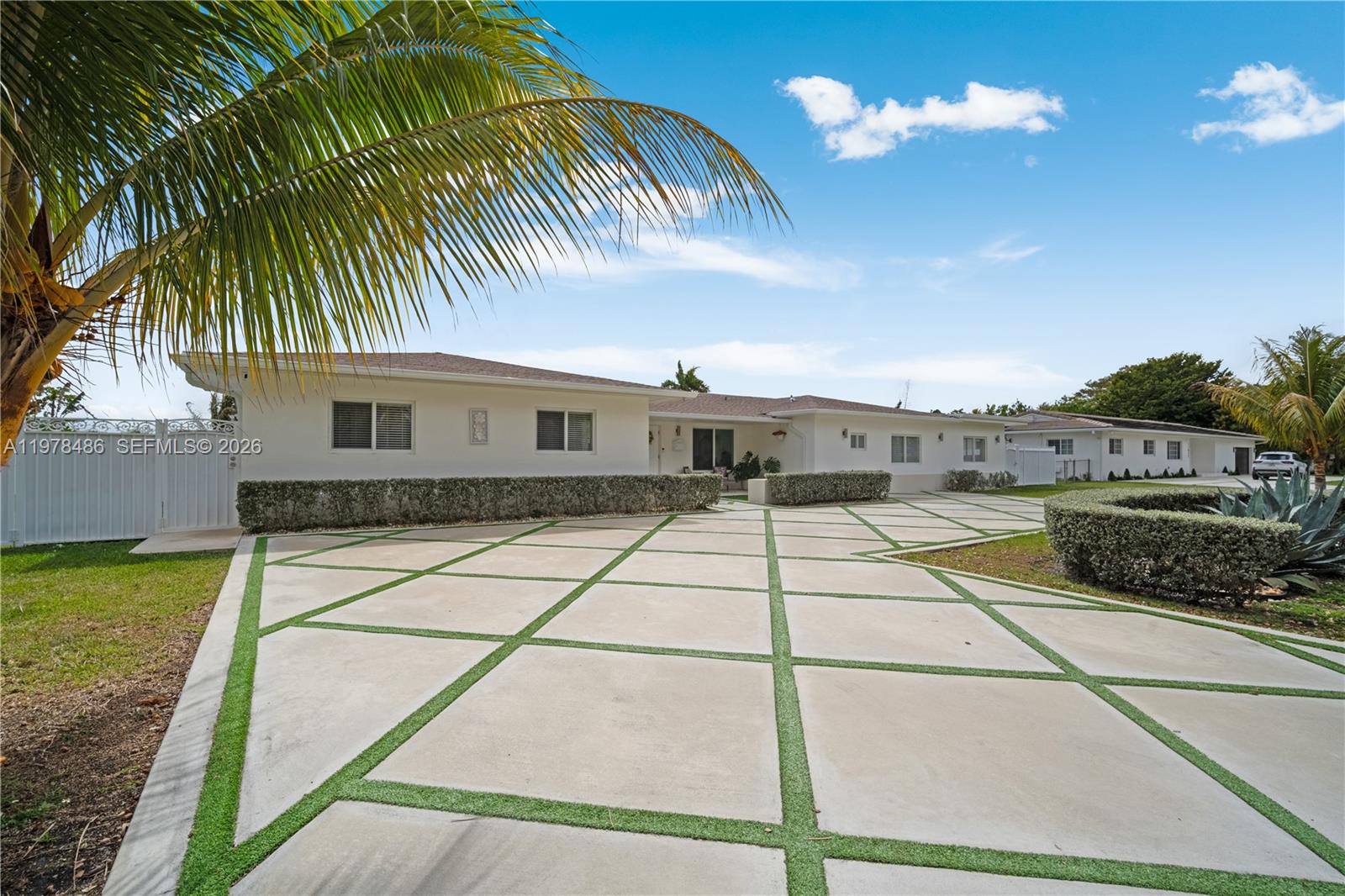 11012 Southwest 117th Street Miami, FL 33176 - Photo 4 of 98