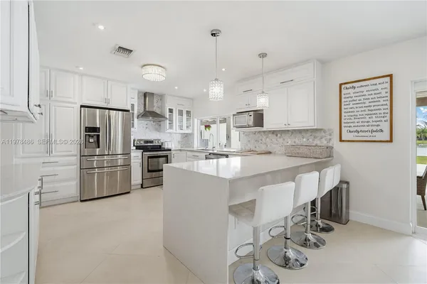 $1,699,000 | 11012 Southwest 117th Street, Miami, FL 33176