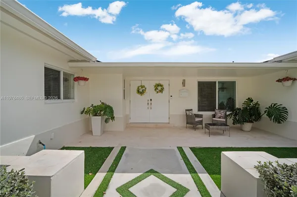 $1,699,000 | 11012 Southwest 117th Street, Miami, FL 33176