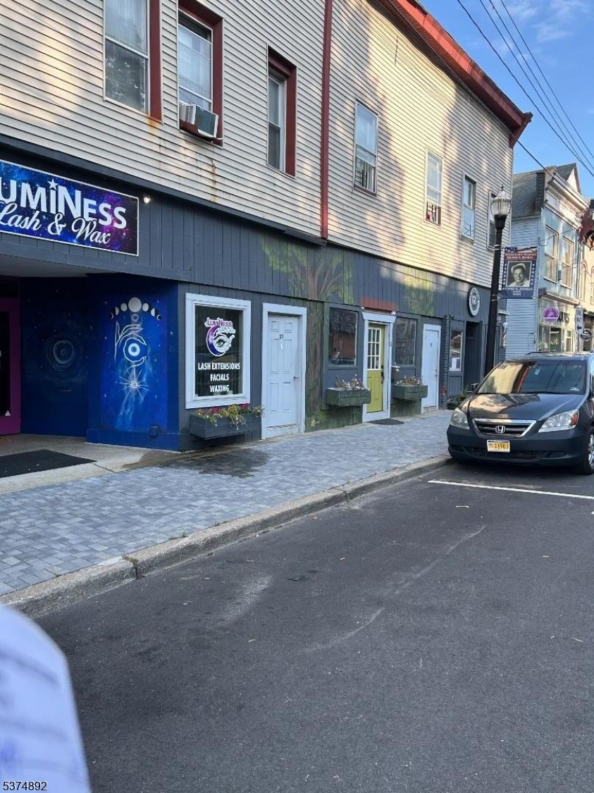 a car parked in front of a building