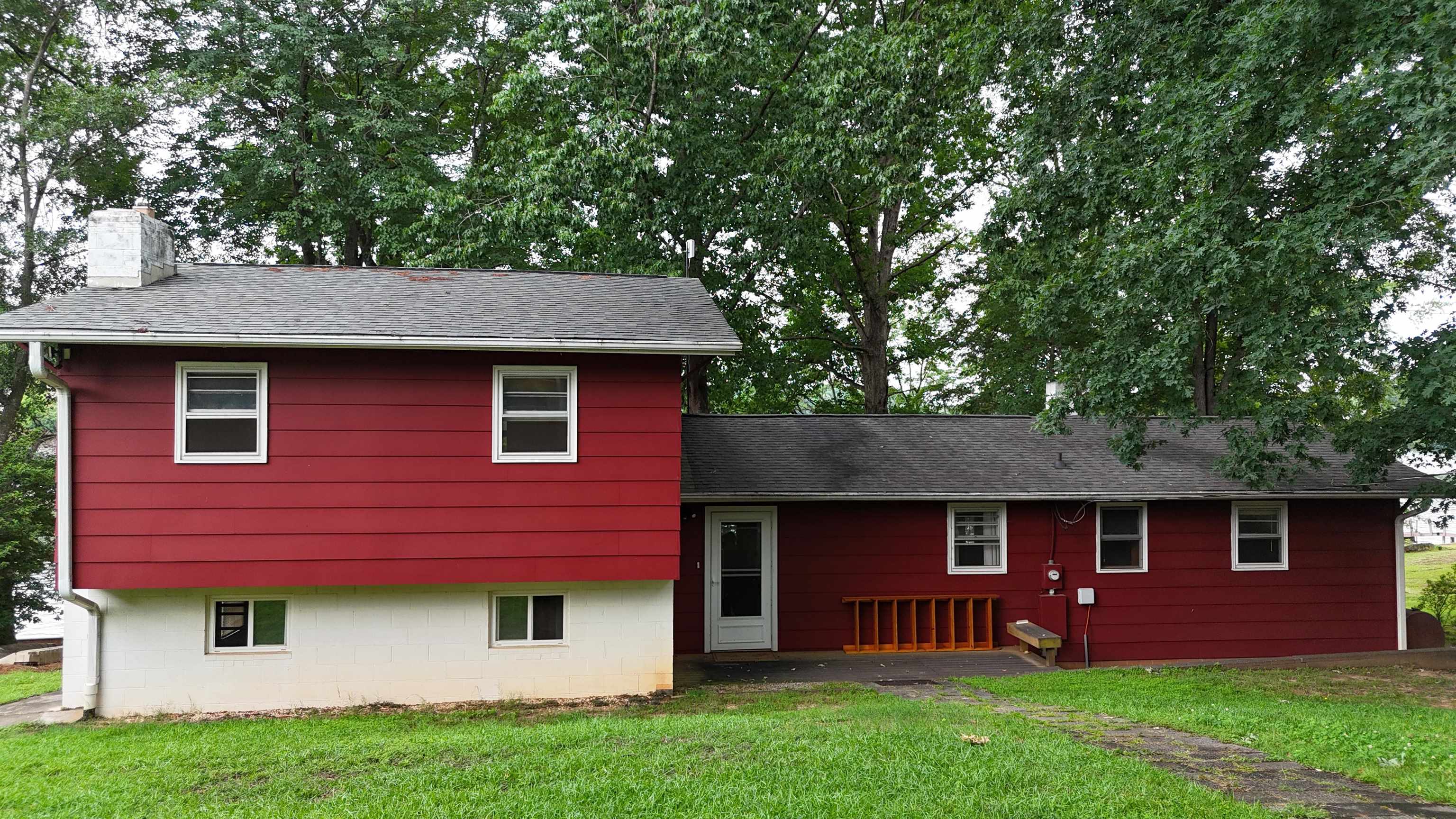 274 Edgewater Road Inman, SC 29349 - Photo 3 of 25
