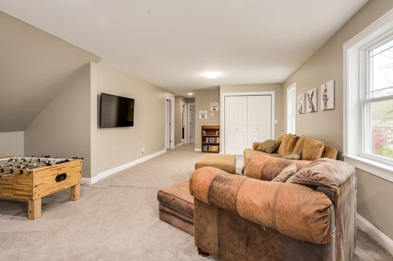 75 Chapman Drive Rochester, NH 03839 - Photo 22 of 60