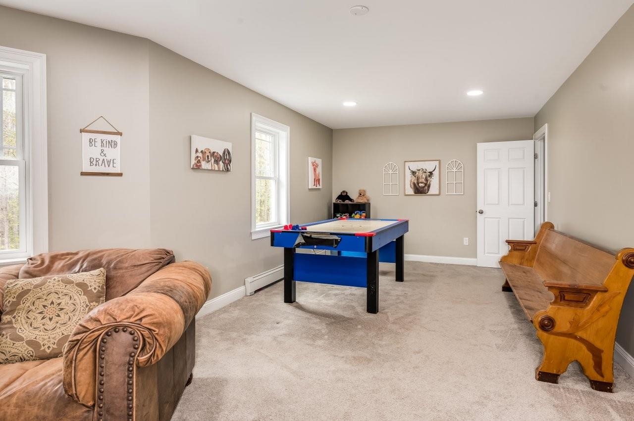 75 Chapman Drive Rochester, NH 03839 - Photo 23 of 60