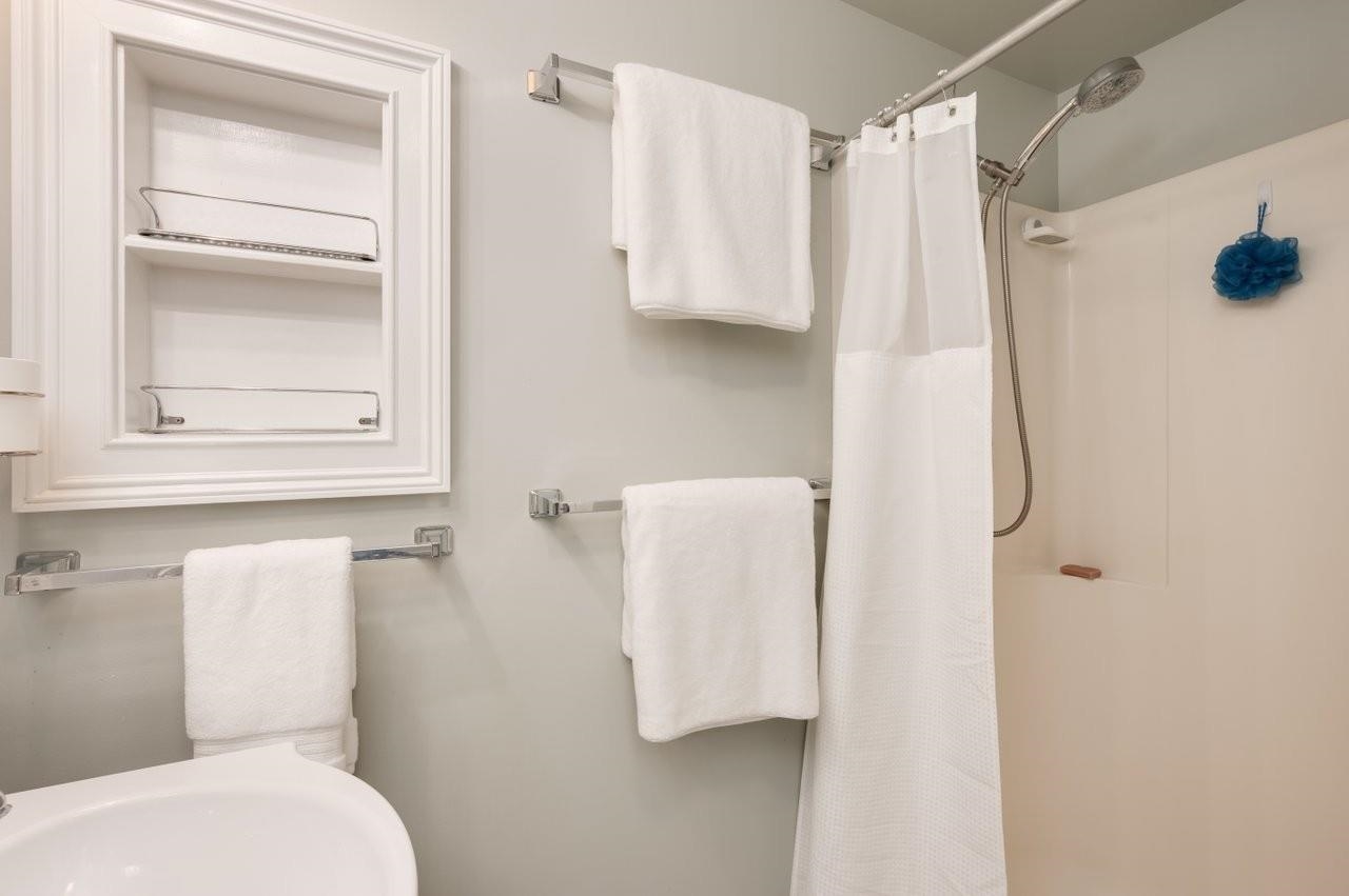 75 Chapman Drive Rochester, NH 03839 - Photo 38 of 60