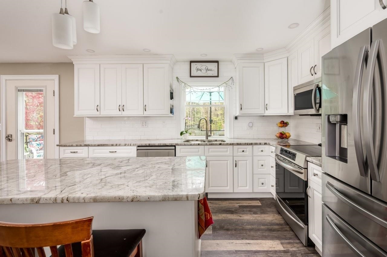 75 Chapman Drive Rochester, NH 03839 - Photo 5 of 60