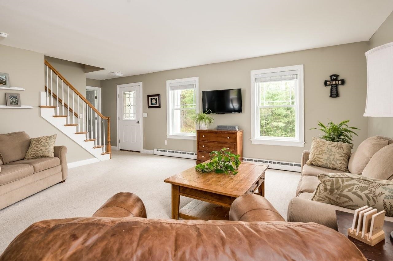 75 Chapman Drive Rochester, NH 03839 - Photo 9 of 60