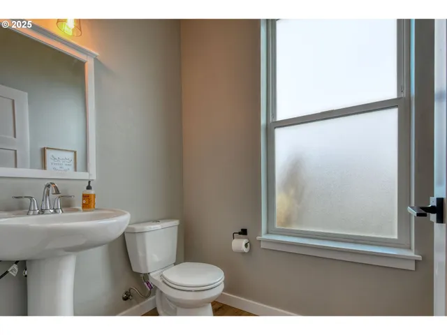 $450,000 | 2 Lewis Circle, Milton Freewater, OR 97862