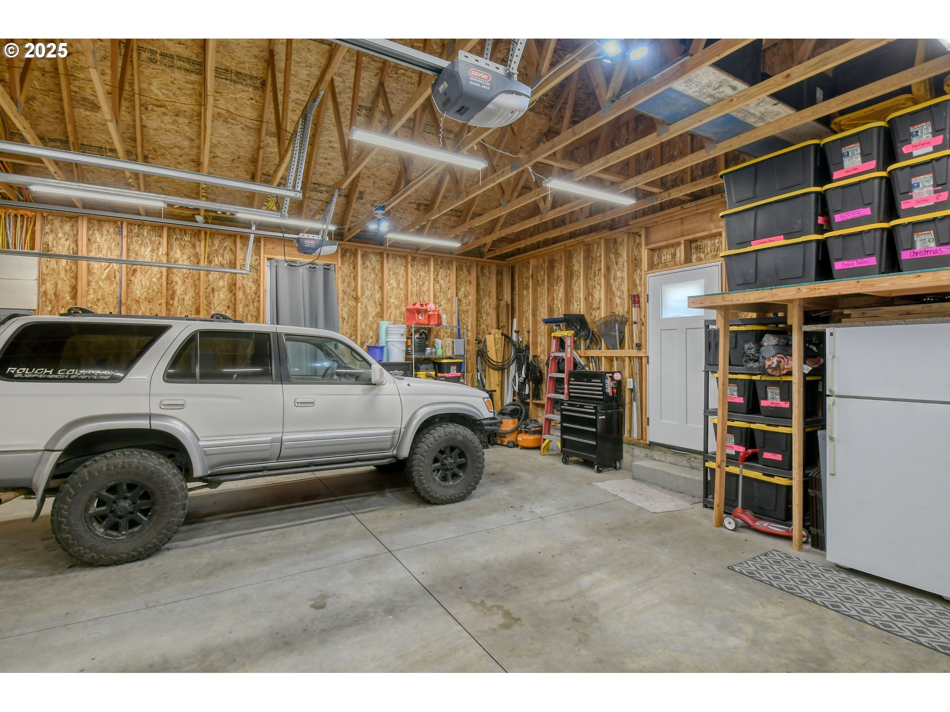 2 Lewis Circle Milton Freewater, OR 97862 - Photo 38 of 47 a view of a car garage