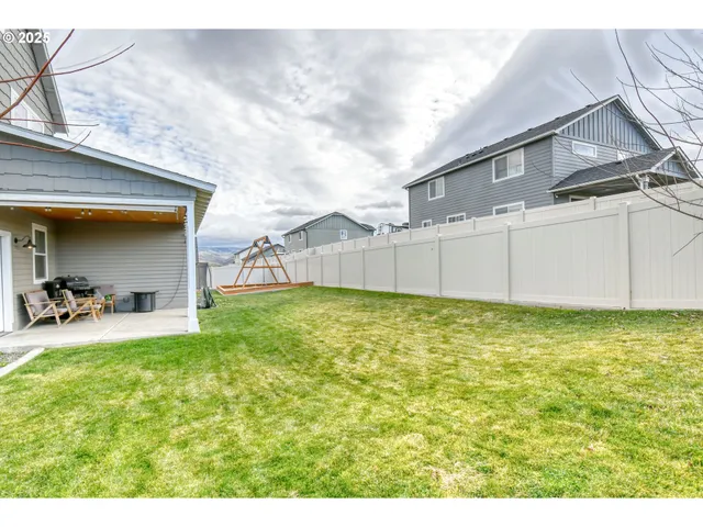 $450,000 | 2 Lewis Circle, Milton Freewater, OR 97862