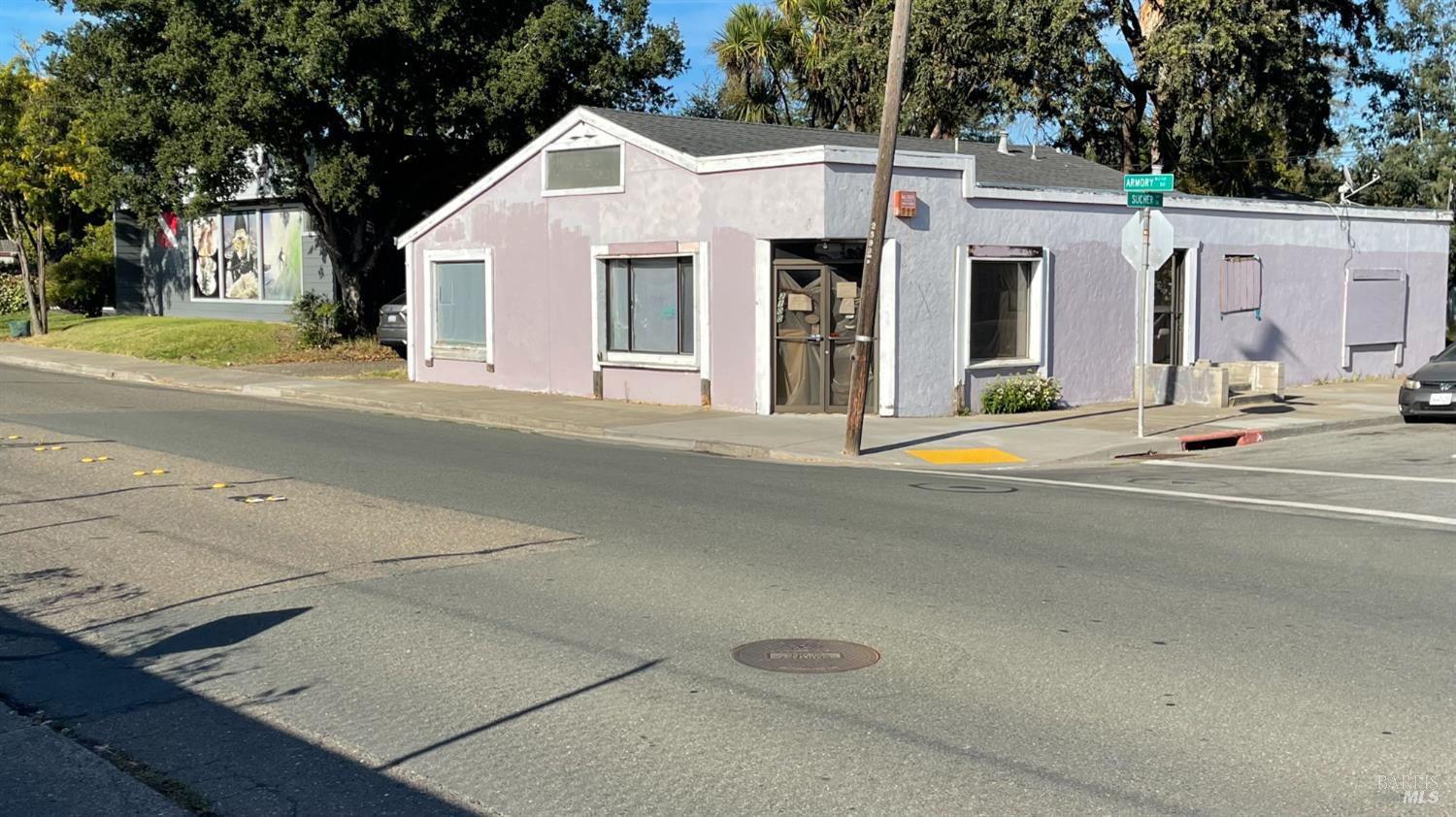 a view of a white building