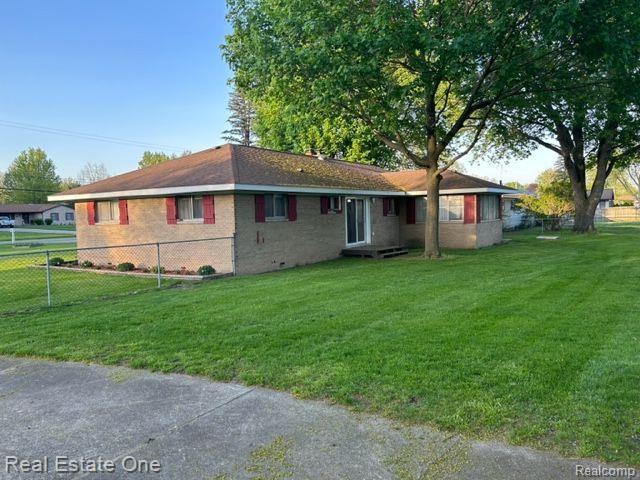 1685 Liberty Road Saginaw, MI 48604 - Photo 2 of 14